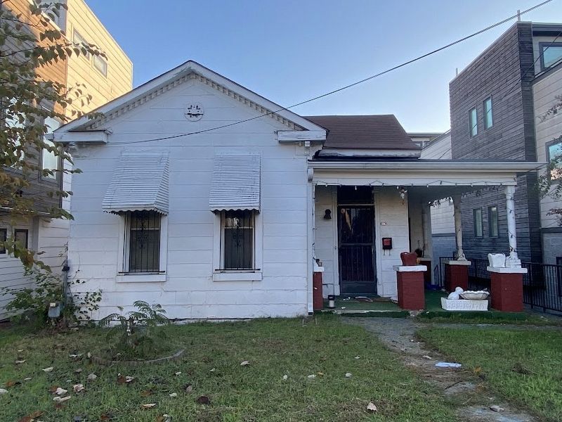 Robert Emmitt Lillard's home. Click for full size. Robert Emmitt Lillard's home image. Click for full size.