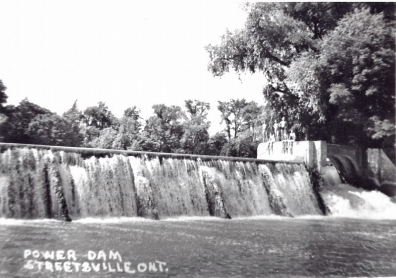 Streetsville Power Dam, c1910 image. Click for full size.