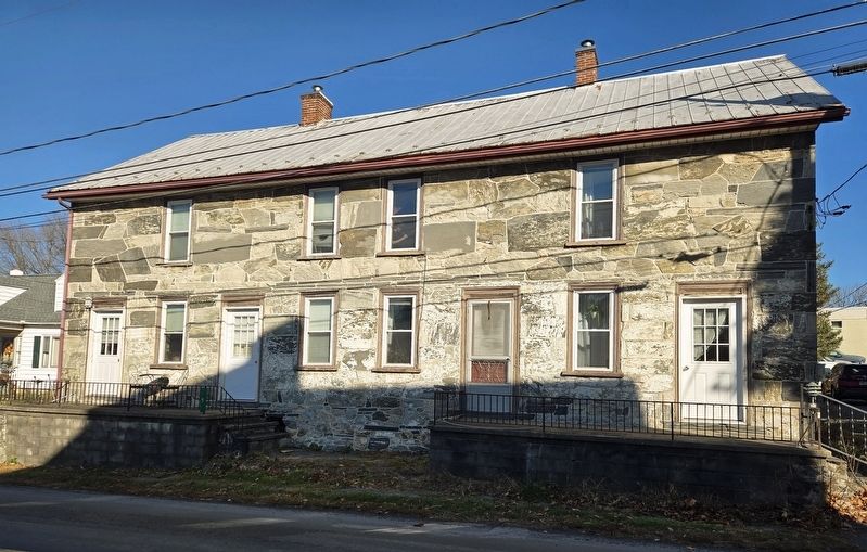 A Very Old House image. Click for full size.