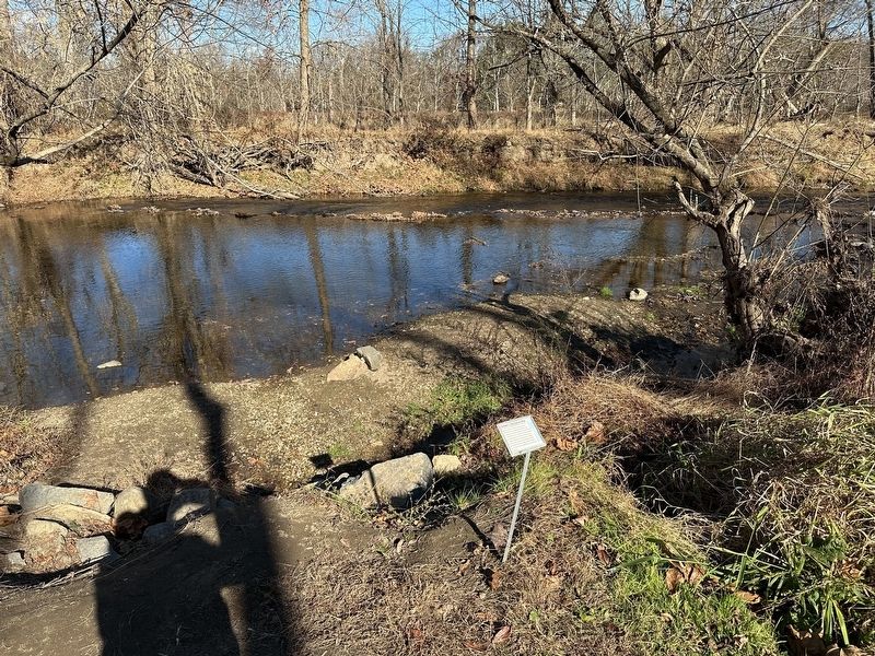 The Fishing Weir Marker - wide view image. Click for full size.