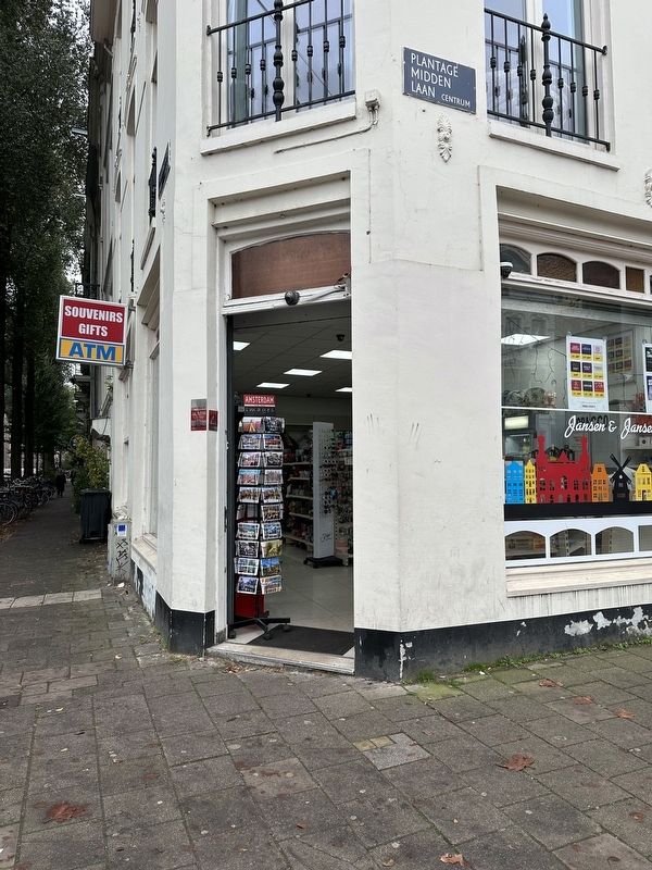 Sellien van Kollem Marker - wide view image. Click for full size.