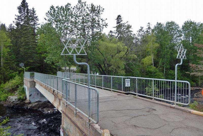 Centennial Park Bridge image. Click for full size.