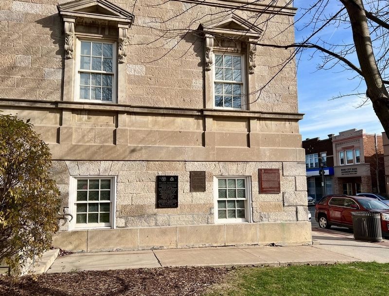 Welland County Court House Marker (middle) image. Click for full size.
