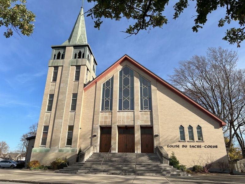 The third Sacred Heart Church/ Le 3e Église de Sacré-Coeur. Click for full size. The third Sacred Heart Church/ Le 3e Église de Sacré-Coeur image. Click for full size.