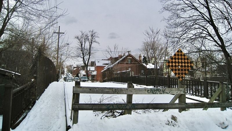 The original 1895 Pearl Street Bridge, 2009. Click for full size. The original 1895 Pearl Street Bridge, 2009 image. Click for full size.