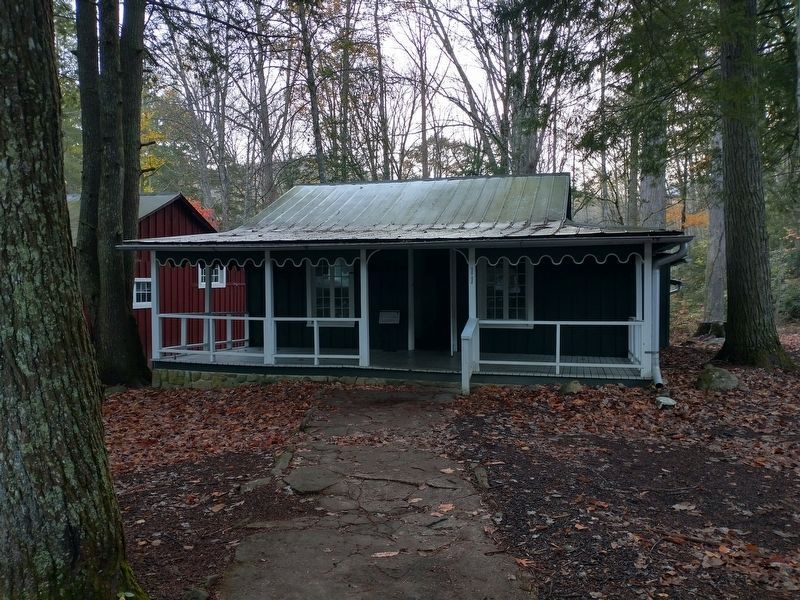 Cabin #11: Brisco/Noyes/Scruggs Marker image. Click for full size.