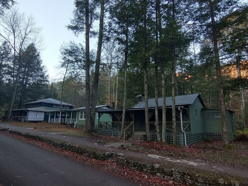 Cabin #10: Ashe / Baumann is on the left. image. Click for full size.