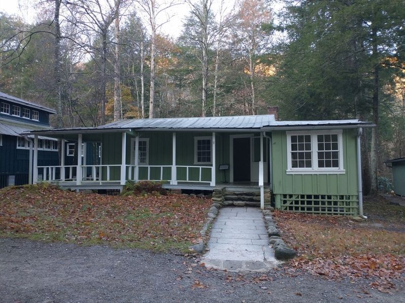 Cabin #8: Morton / Cain Marker. Click for full size. Cabin #8: Morton / Cain Marker image. Click for full size.