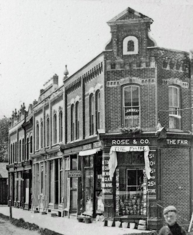 Marker detail: Rose & Company � 1900 image. Click for full size.
