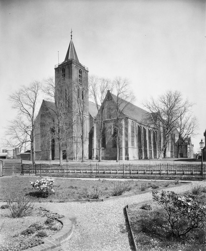 Grote kerk Edam exterior. Click for full size. Grote kerk Edam exterior image. Click for full size.