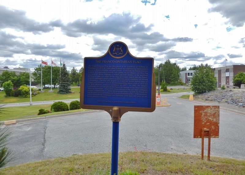 The Franco-Ontarian Flag (<i>marker west side &bull; English</i>) image. Click for full size.