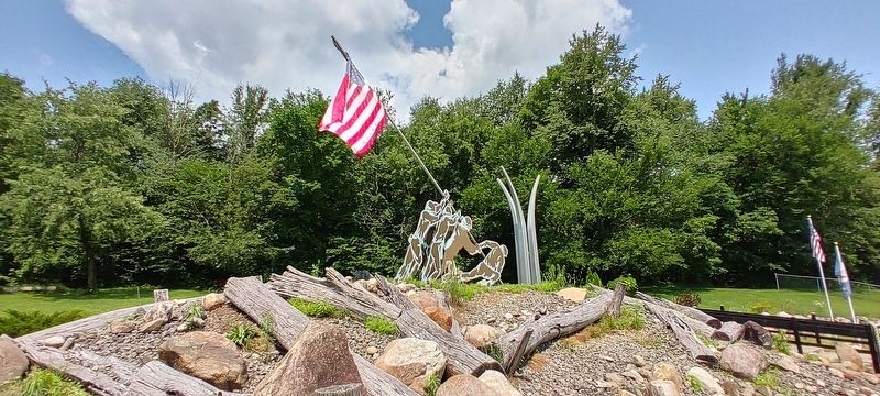 Full view of Iwo Jima Memorial. Click for full size. Full view of Iwo Jima Memorial image. Click for full size.