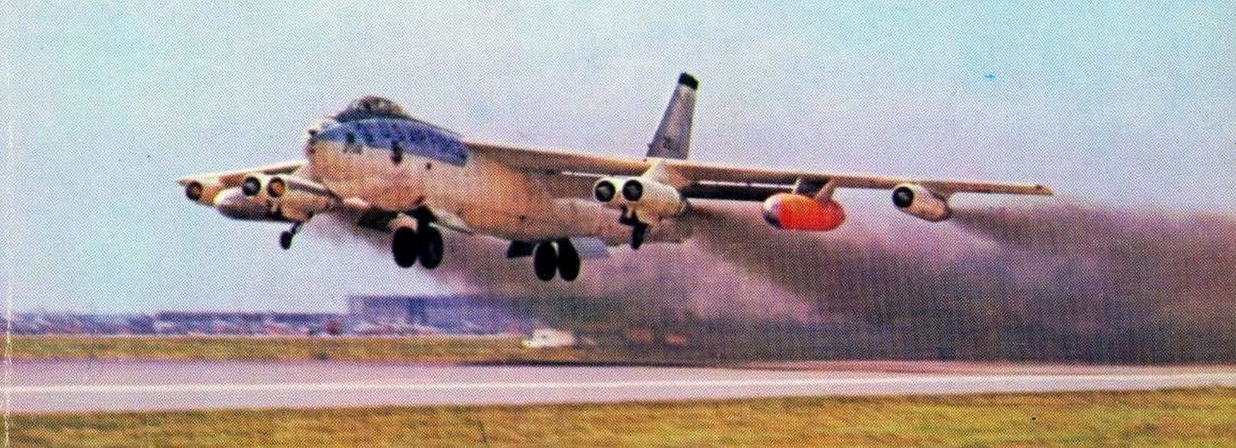 B-47E on take-off with water-alcohol injection at Lincoln AFB. Click for full size. B-47E on take-off with water-alcohol injection at Lincoln AFB image. Click for full size.