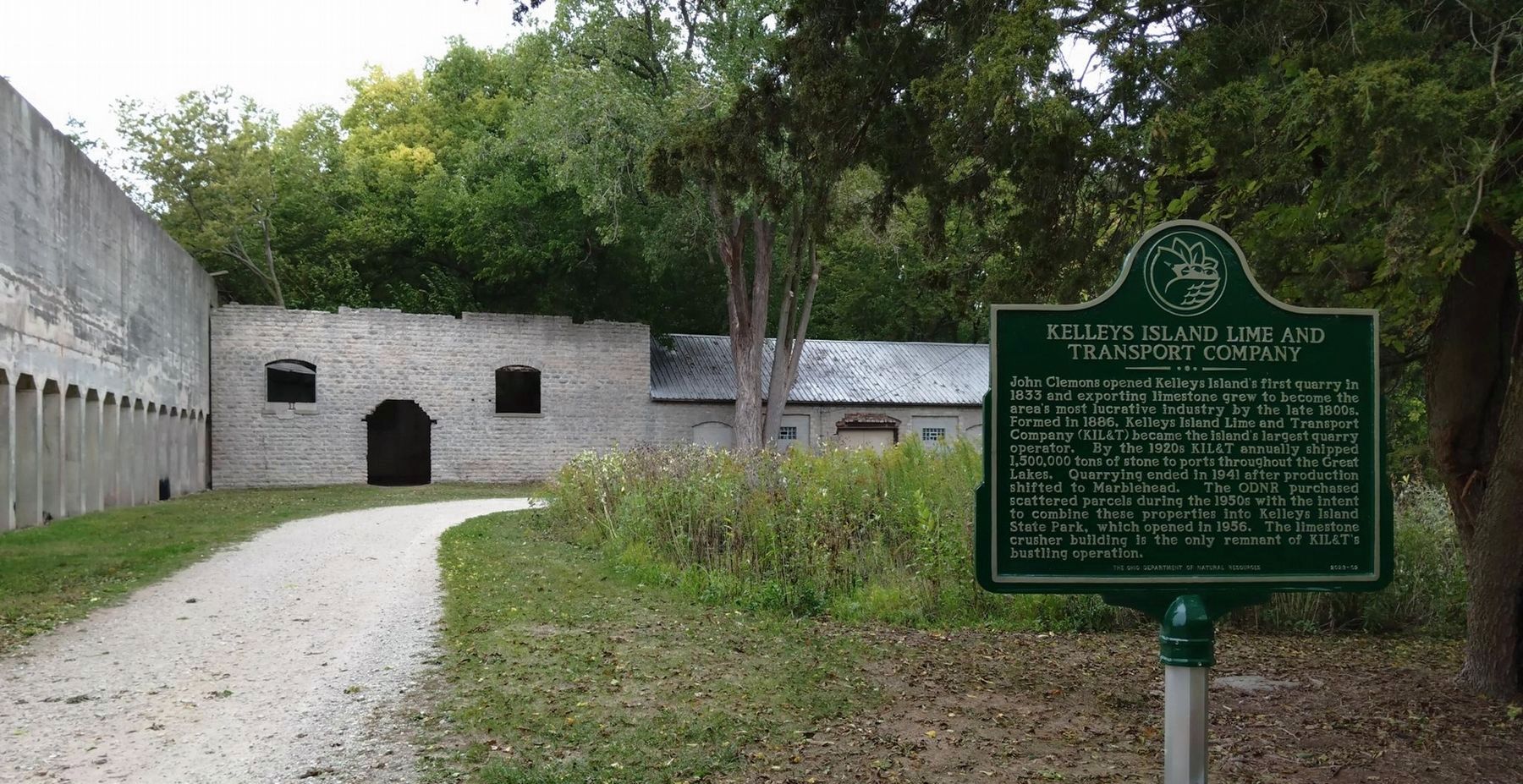 Columbus Limestone Marker image. Click for full size.