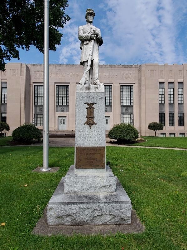 Full view of Civil War Memorial statue image. Click for full size.