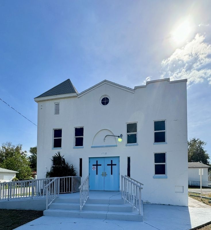 Queen Street Church of God image. Click for full size.
