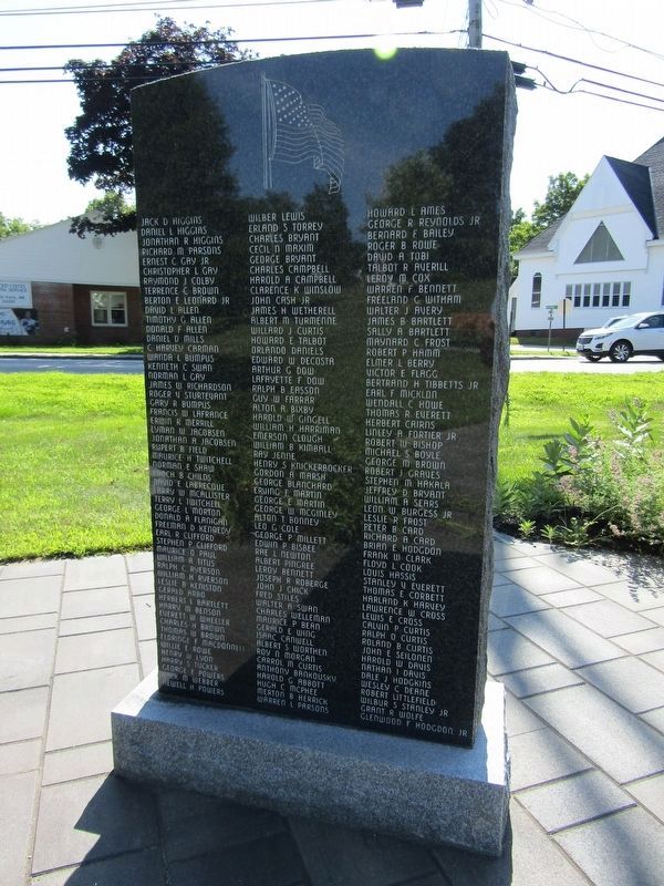 Paris, Maine Veterans Memorial image. Click for full size.