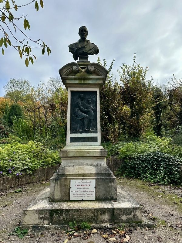 Louis Braille Monument image. Click for full size.