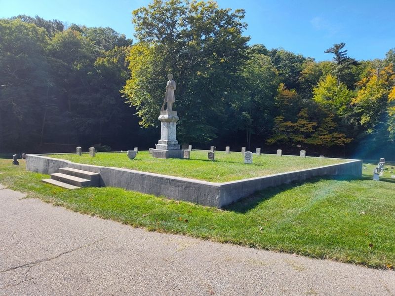 Lake Forest Cemetery Civil War Memorial. Click for full size. Lake Forest Cemetery Civil War Memorial image. Click for full size.