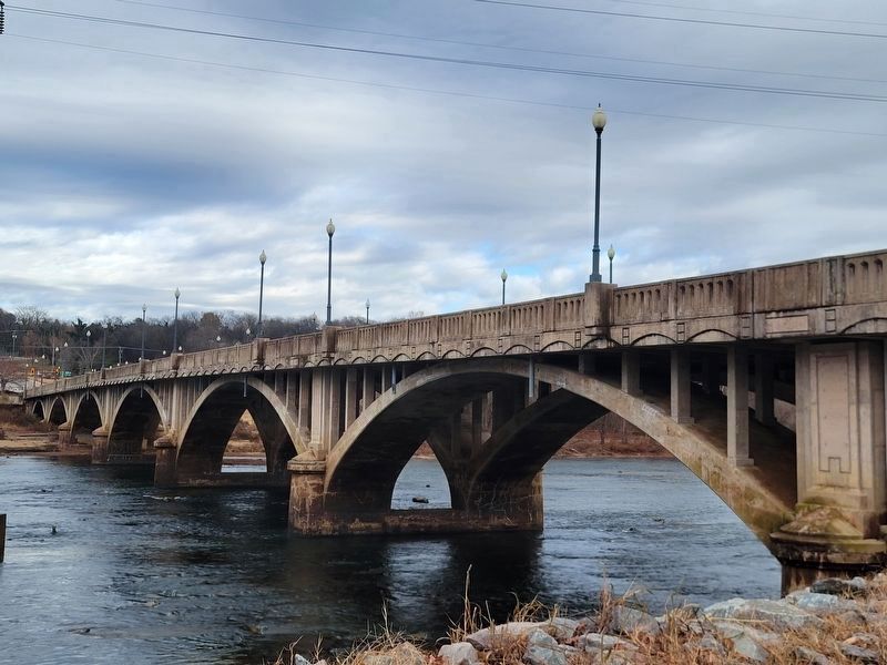 Dr. Martin Luther King, Jr. Memorial Bridge image. Click for full size.