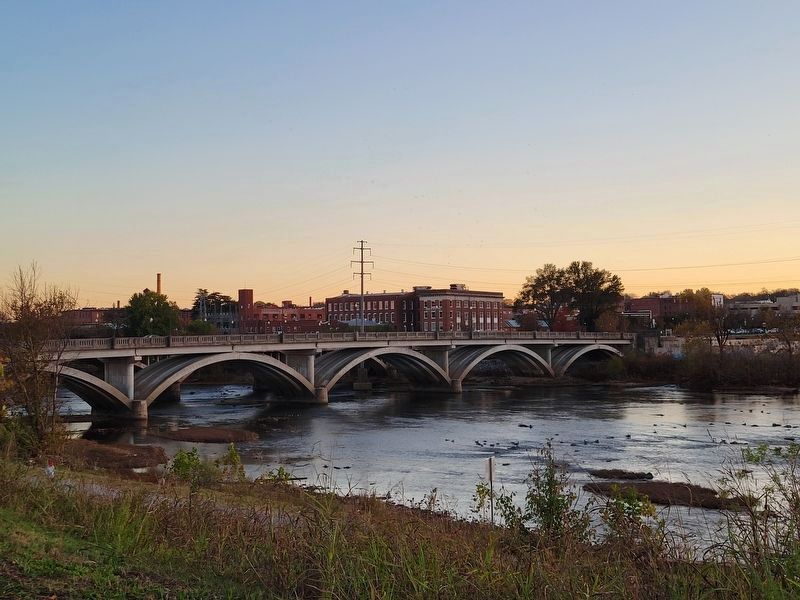 Dr. Martin Luther King, Jr. Memorial Bridge image. Click for full size.