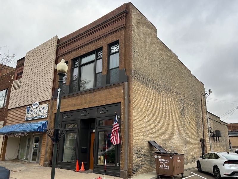 Retail Building image. Click for full size.