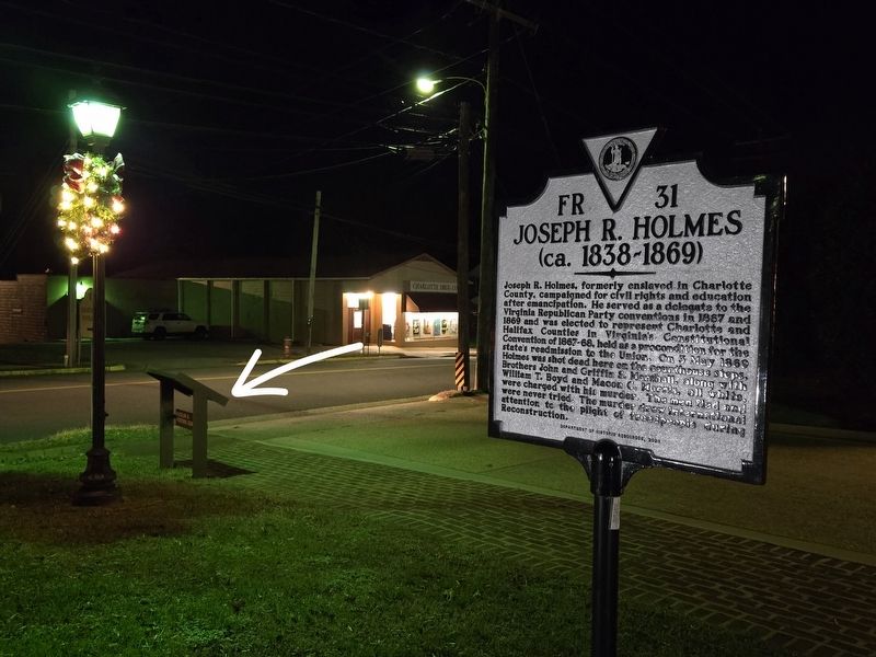 Charlotte Court House Marker looking towards David Bruce Avenue image. Click for full size.