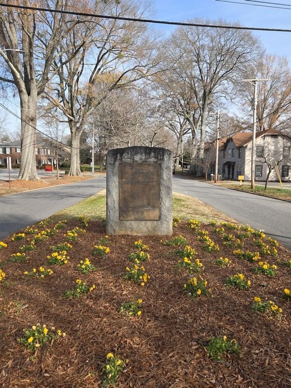 Fort Dobbs Marker looking east on East Broad Street image. Click for full size.