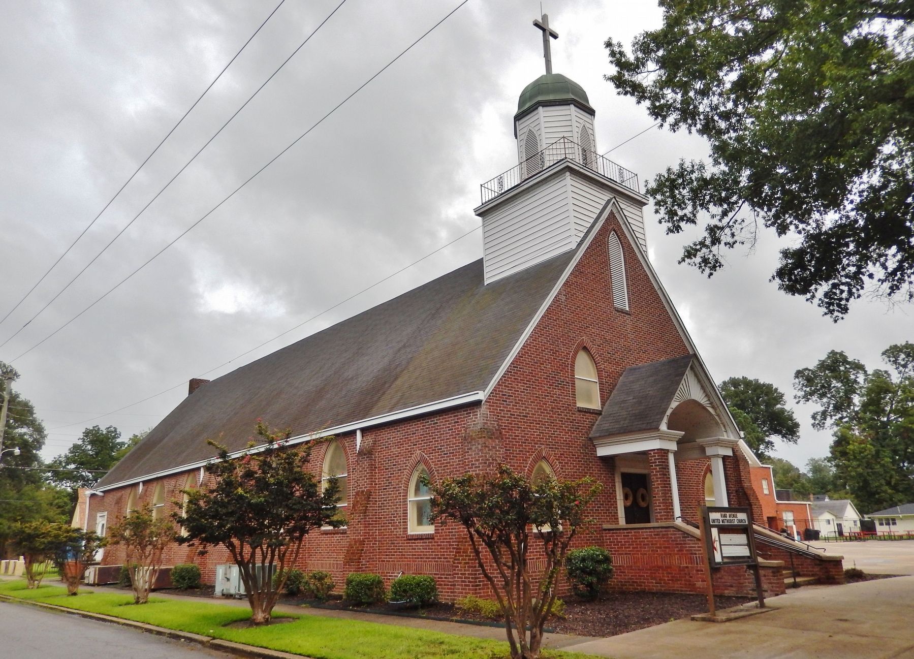 Grand Avenue United Methodist Church (<i>northwest elevation</i>). Click for full size. Grand Avenue United Methodist Church (<i>northwest elevation</i>) image. Click for full size.