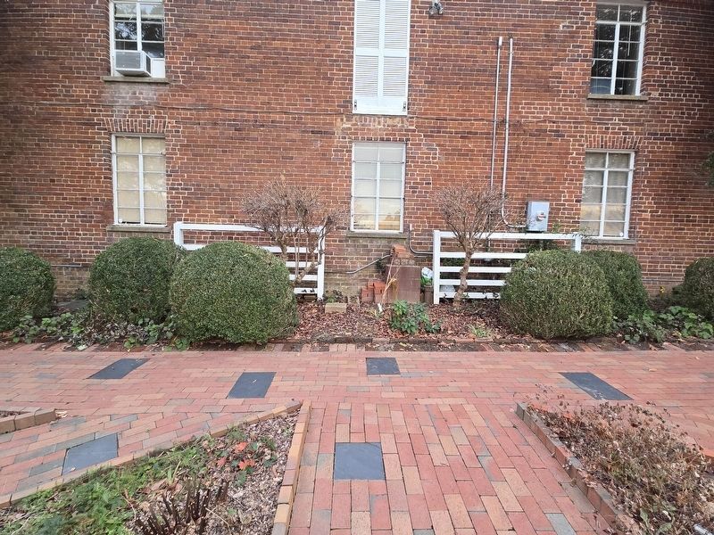 Fencing used at courthouse square during the 1840s. Click for full size. Fencing used at courthouse square during the 1840s image. Click for full size.