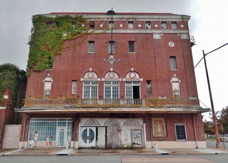 Saenger Theatre (<i>front/north elevation</i>) image. Click for full size.
