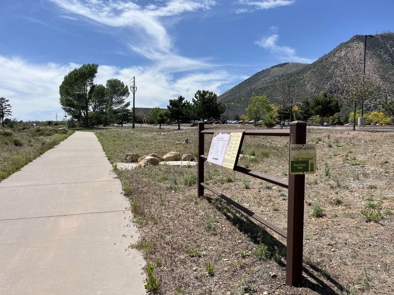 Route 66 Trail Marker image. Click for full size.