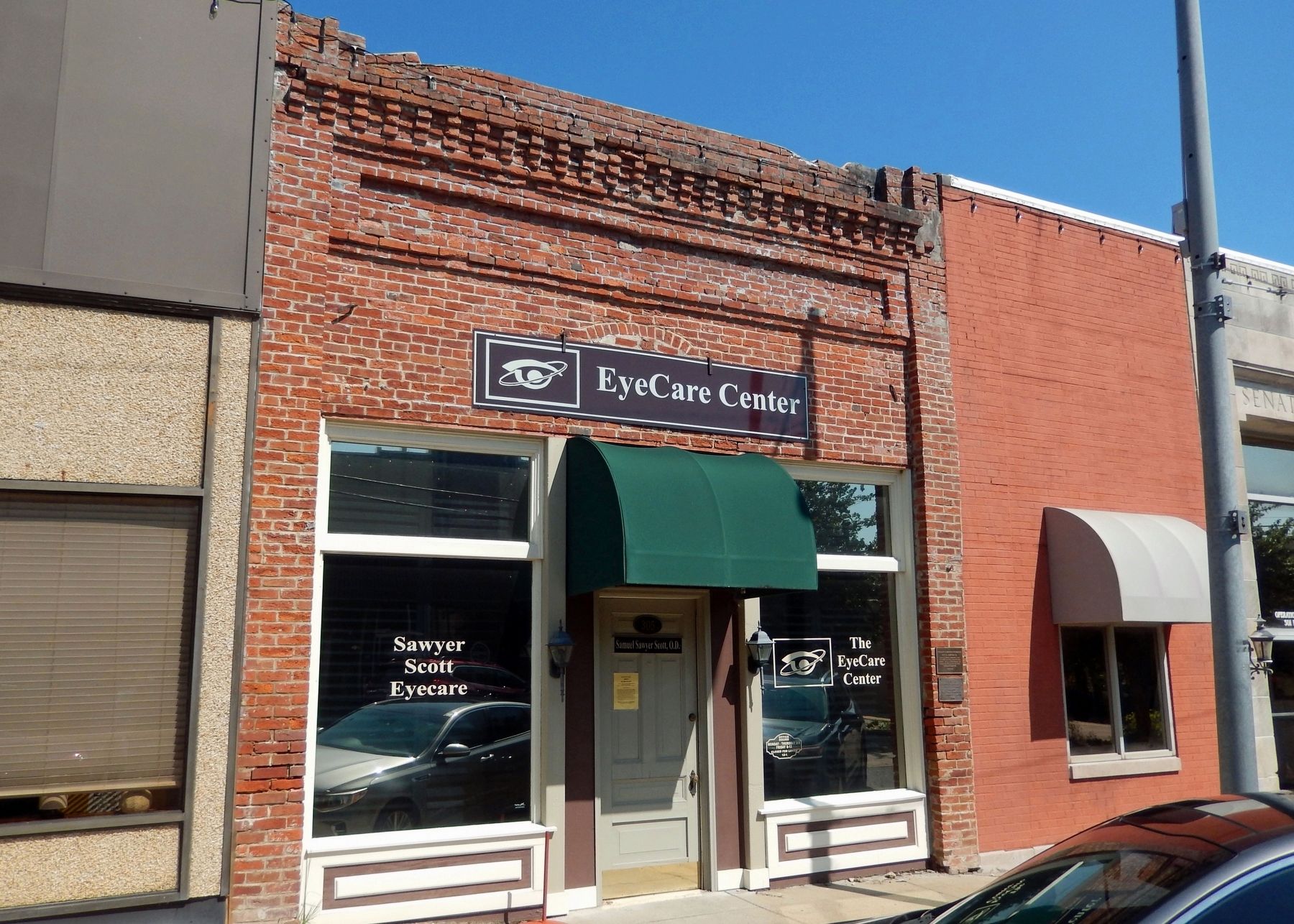 305 West Main Street image. Click for full size.