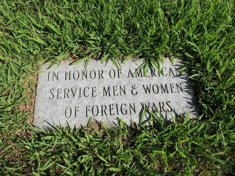 Paris, Maine, Veterans Memorial image. Click for full size.