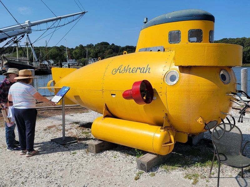 Research Submersible Asherah image. Click for full size.