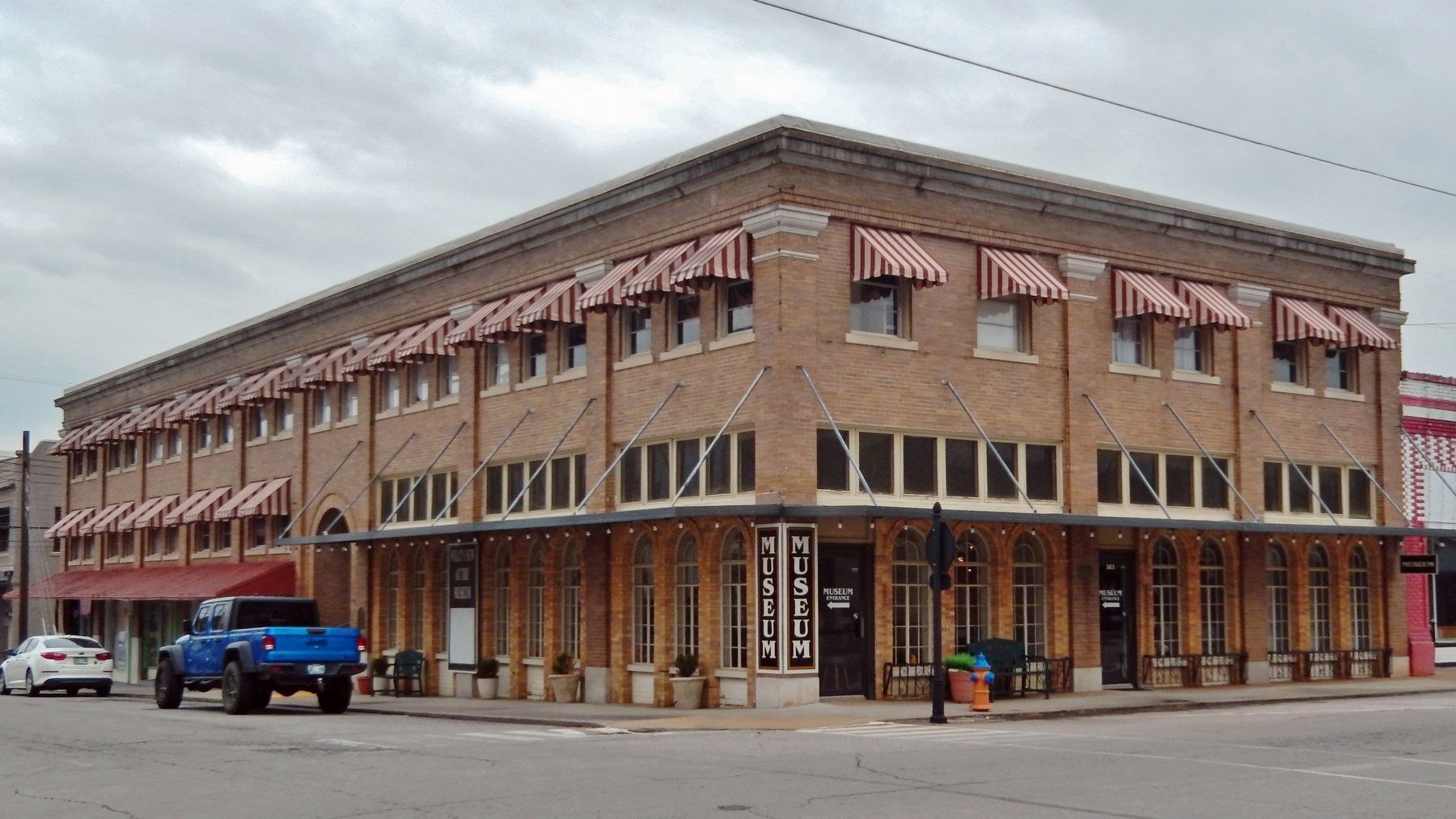 Hotel Lowrey (<i>northwest elevation</i>). Click for full size. Hotel Lowrey (<i>northwest elevation</i>) image. Click for full size.