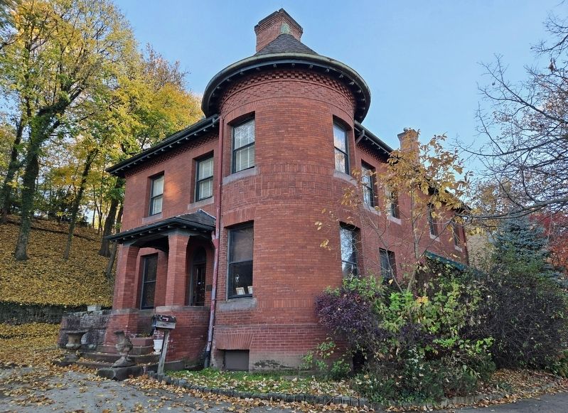 Sunnyledge image. Click for full size.