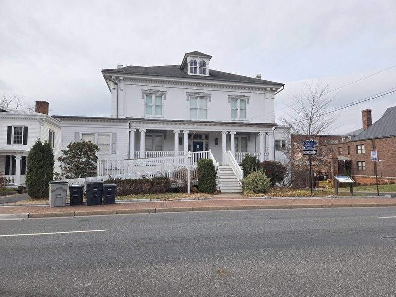 Full view of the Warren House. Marker is to the lower right of the house image. Click for full size.