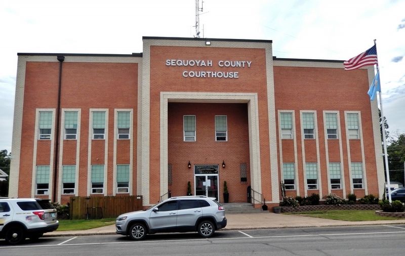 Sequoyah County Courthouse (<i>north/front elevation</i>) image. Click for full size.