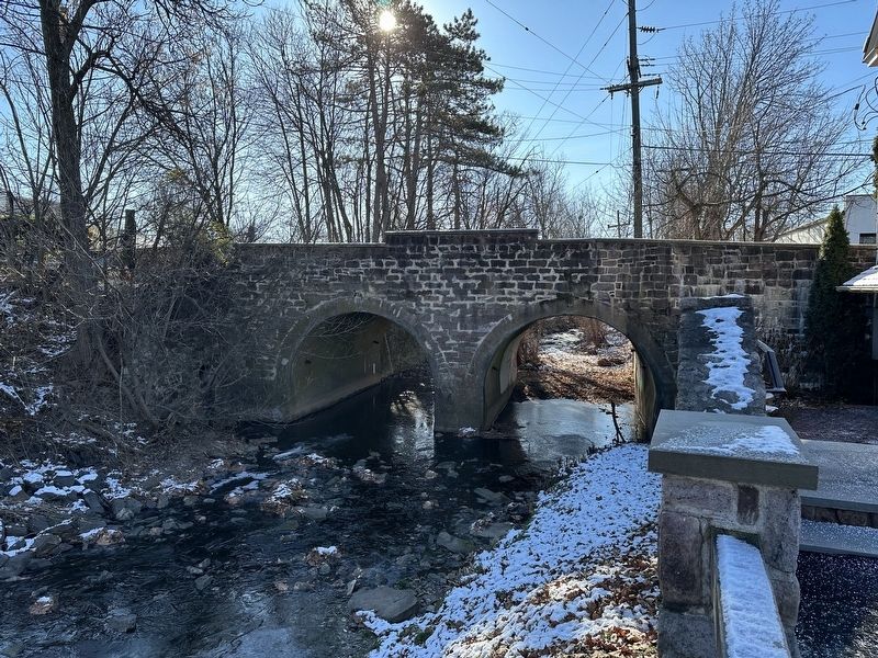 Newtown Creek Bridge Marker - the double arch. Click for full size. Newtown Creek Bridge Marker - the double arch image. Click for full size.