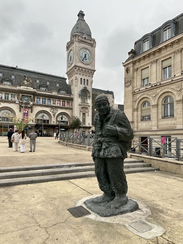 Chinese Workers WWI statue and marker image. Click for full size.