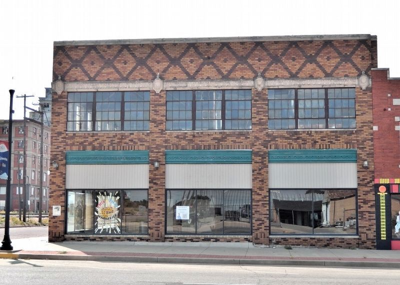 Orville Savage Motor Company Building<br>(<i>north elevation</i>). Click for full size. Orville Savage Motor Company Building<br>(<i>north elevation</i>) image. Click for full size.