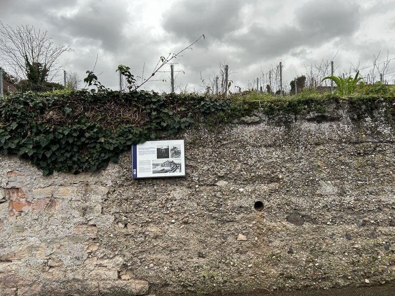 Old City Wall Marker image. Click for full size.