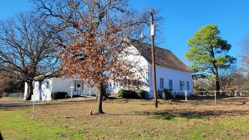 The side view of the Virginia Point Methodist with cemetery to the right side image. Click for full size.