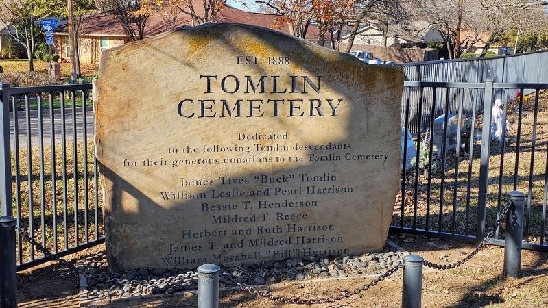 Tomlin Cemetery. Click for full size. Tomlin Cemetery image. Click for full size.