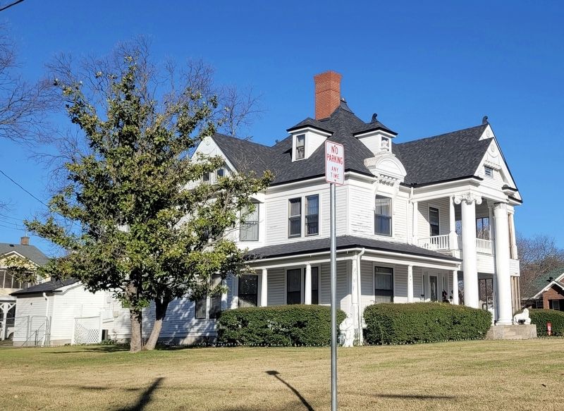 The side view of the Captain N.A. Birge House. Click for full size. The side view of the Captain N.A. Birge House image. Click for full size.