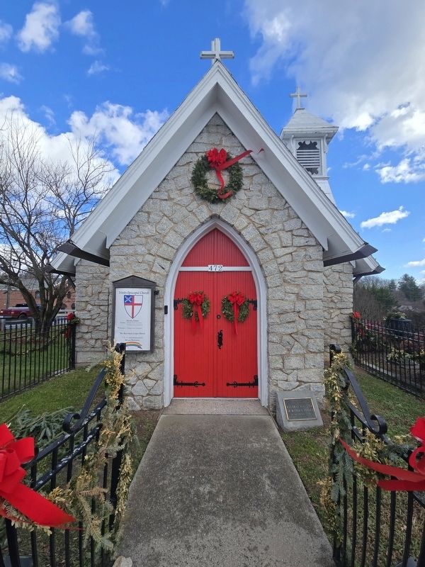 Trinity Episcopal Church sanctuary entrance. Marker is at ground level to the right of the entrance. Click for full size. Trinity Episcopal Church sanctuary entrance. Marker is at ground level to the right of the entrance image. Click for full size.