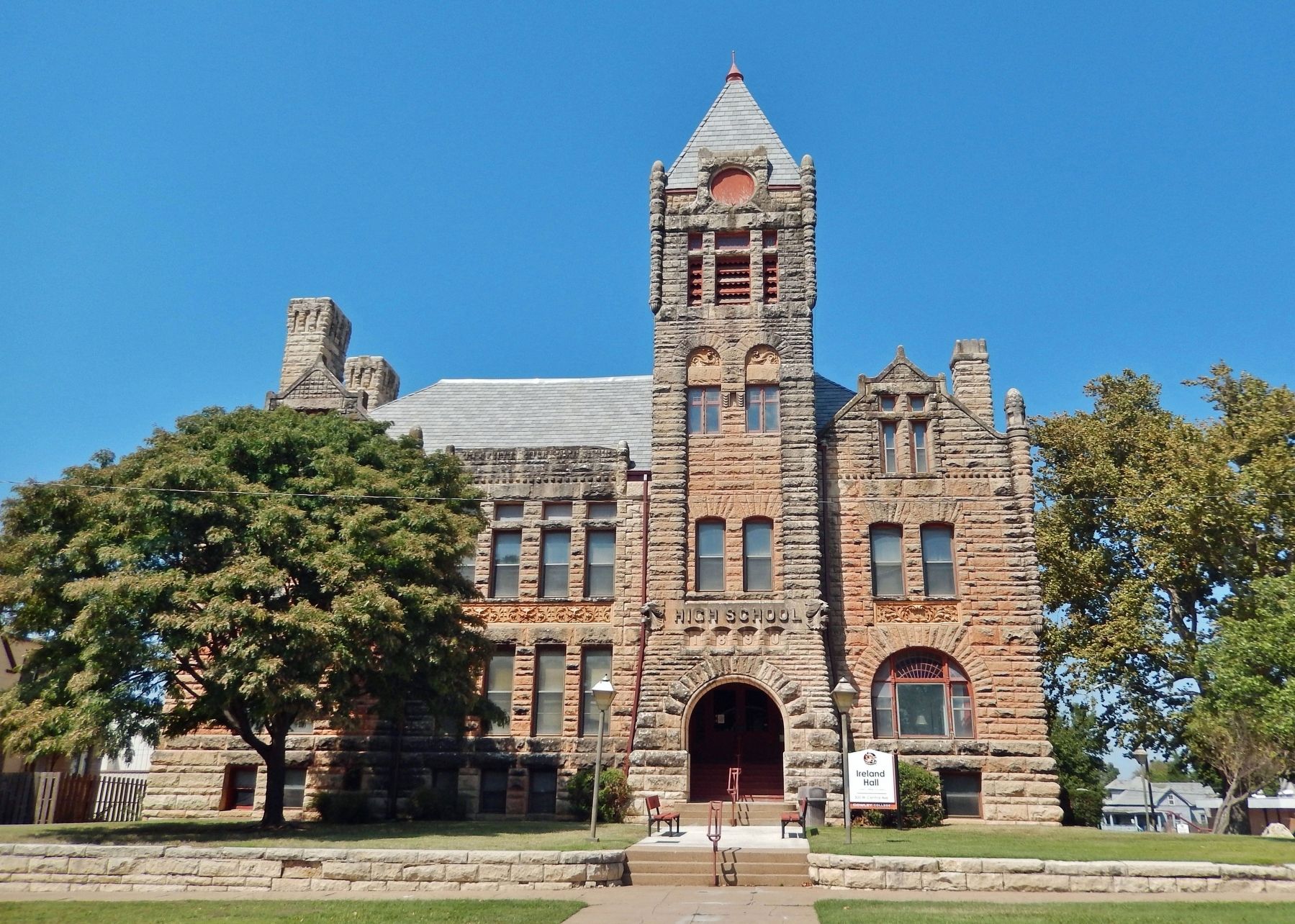 Old Arkansas City High School (<i>south/front elevation</i>) image. Click for full size.