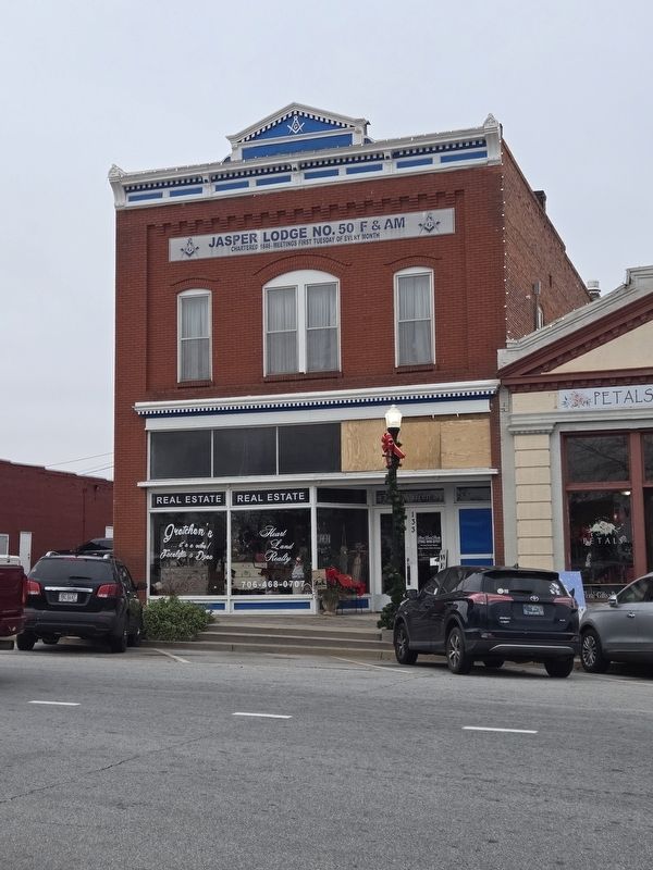 Full view of Jasper Masonic Lodge building image. Click for full size.