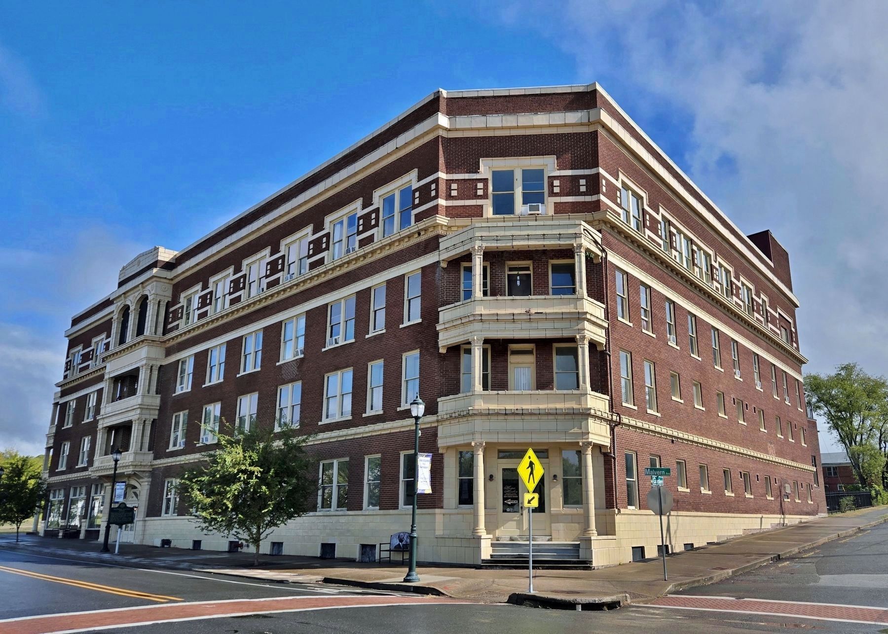 Former National Baptist Hotel / Woodmen of the Union Building (<i>south elevation</i>) image. Click for full size.